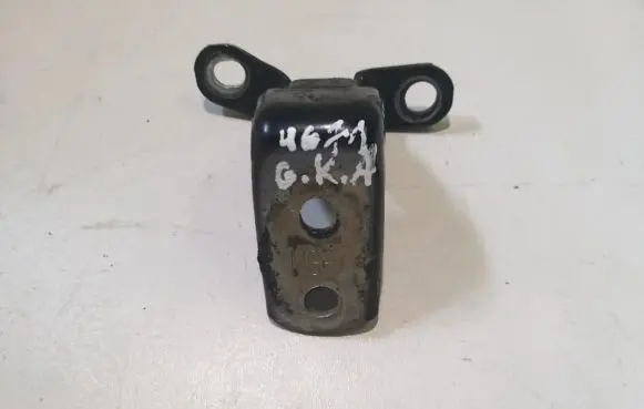 Honda CR-V Rear door lower hinge