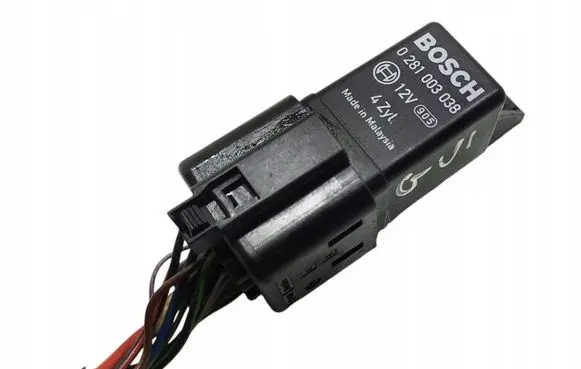 Volkswagen Golf VI Glow plug pre-heat relay 0281003038