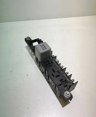 Volkswagen PASSAT B5 Fuse box set 8L0941822A 896083000