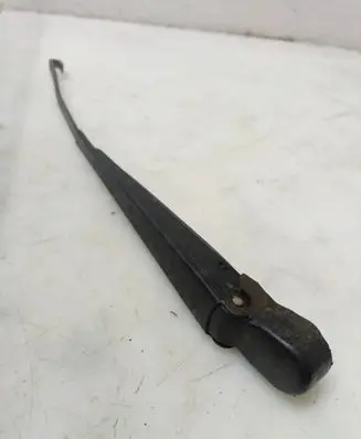 Mercedes-Benz W123 Front wiper blade arm 3399990553