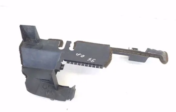 Infiniti Q50 Intercooler air guide/duct channel