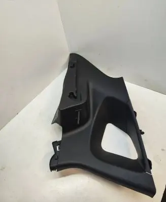 Nissan Qashqai (D)pillar trim (top) 7693354ea0a