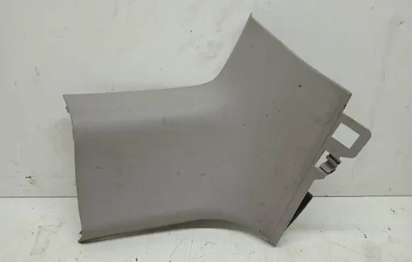 (D)pillar trim (top)