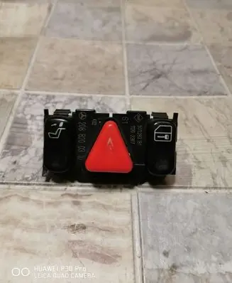 Mercedes-Benz E W210 Hazard light switch 2088200310 501283181