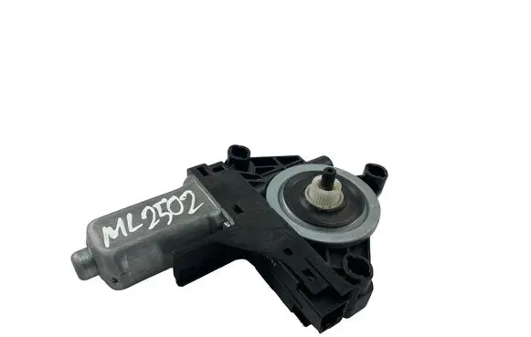 Volvo S60 Front door window regulator motor 966269103