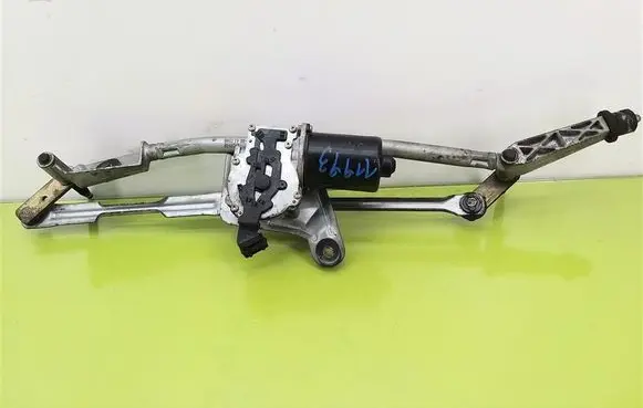 Volvo S60 Front wiper linkage 09151848