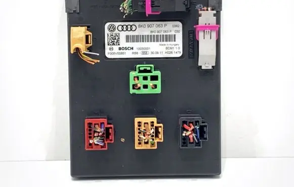 Audi A4 S4 B8 8K Central body control module 8K0907063P