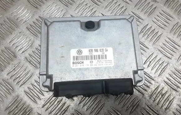 Volkswagen PASSAT B5 Engine control unit/module 038906018GA 0281010170