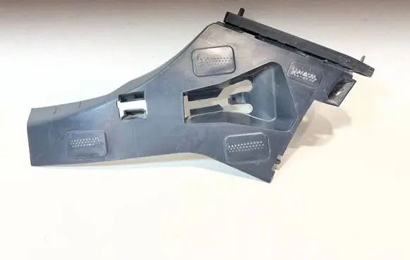 Mercedes-Benz A W176 Front bumper mounting bracket A1768850163
