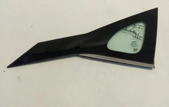 Nissan Qashqai J12 Rear side window J125354325