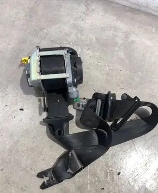 Volvo S60 Front seatbelt 39800482