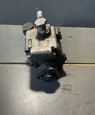 BMW 5 E60 E61 Power steering pump 678084804 7652974109