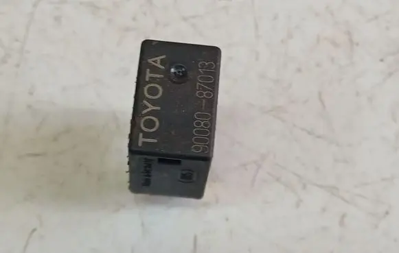 Toyota Avensis T250 Other relay 9008087013 90080-87013
