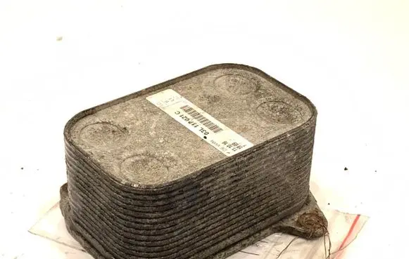 Skoda Fabia Mk3 (NJ) Engine oil radiator 03L117021C
