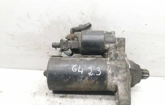 Volkswagen Golf IV Starter motor 02A911023S