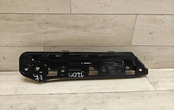 Volkswagen Touran I Front bumper mounting bracket 1T0807935