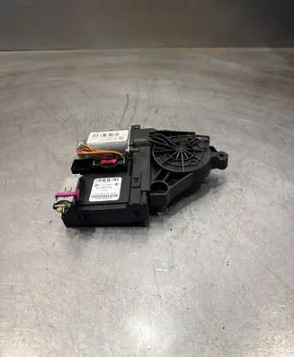 Volkswagen Golf VI Front door window regulator motor 5K0959793A