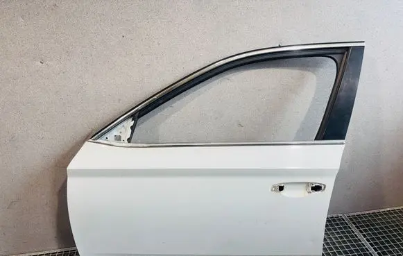 Skoda Superb B8 (3V) Front door 3V0831311