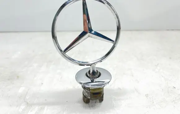 Mercedes-Benz E W211 Manufacturer badge logo/emblem 