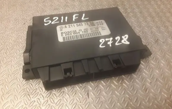 Mercedes-Benz E W211 Parking PDC control unit/module 2115457332 A2115457332