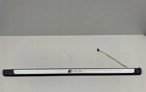 Audi RS5 Side skirt front trim 1-00420-931-00009