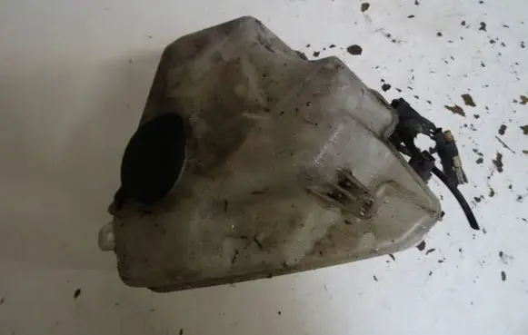 Toyota Prius (XW20) Windshield washer fluid reservoir/tank 060851145