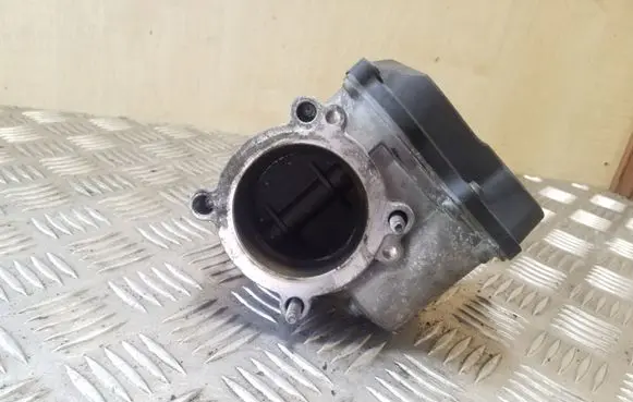 Volkswagen Golf V Throttle valve 03C133062C A2C53030936