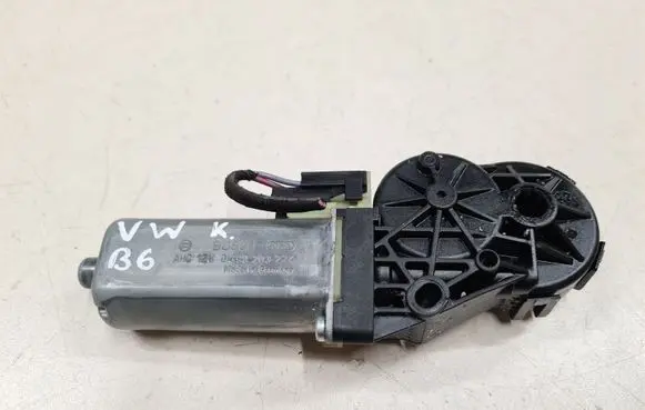 Volkswagen PASSAT B6 Seat adjustment motor 0390203224 821418064