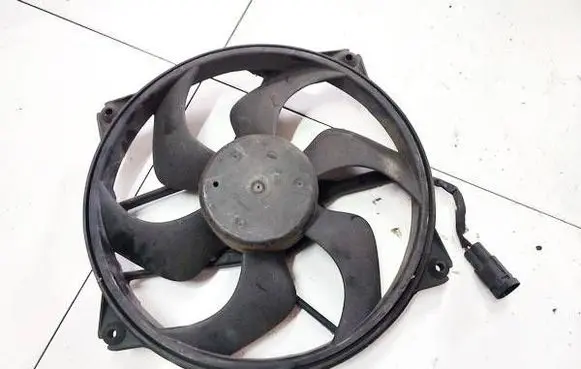 Peugeot 307 Radiator cooling fan shroud 