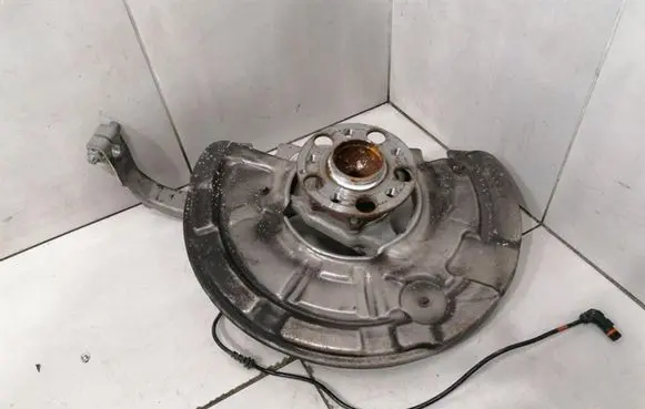 Mercedes-Benz SL R231 Front wheel hub A2313320701