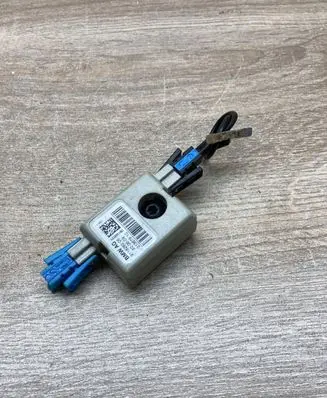 BMW 5 F10 F11 Aerial antenna amplifier 9118262 213675