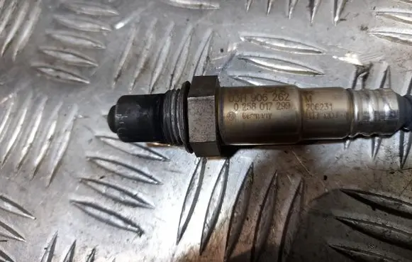 Volkswagen Touareg II Lambda probe sensor 03H906262M 0258017299