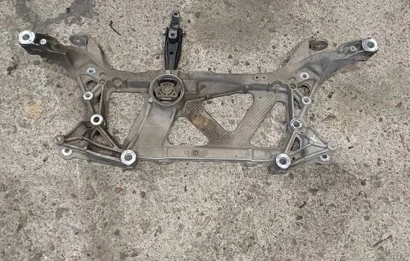 Volkswagen PASSAT B8 Front subframe 3Q0199369E