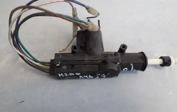 Hyundai H200 Central locking motor 