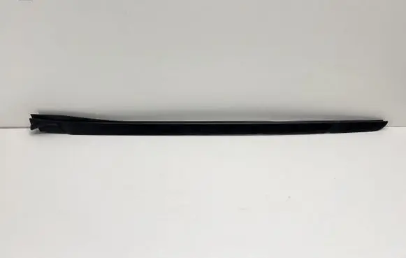 BMW M4 G82 G83 Windshield trim 7475009