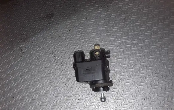 Headlight level adjustment motor