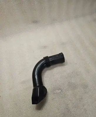 Audi A8 S8 D2 4D Air intake hose/pipe 077129643