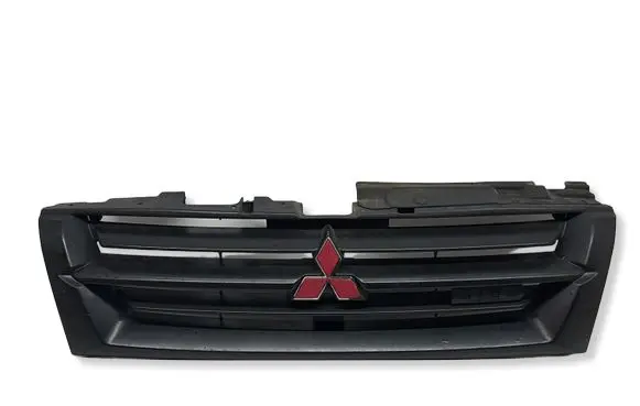Mitsubishi Pajero Front bumper upper radiator grill MR387981