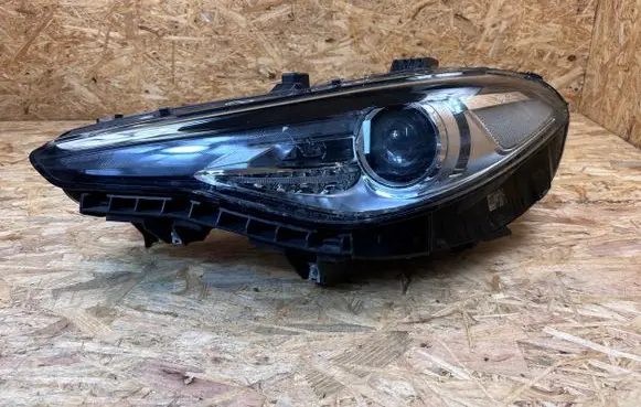 Alfa Romeo Giulia Headlight/headlamp
