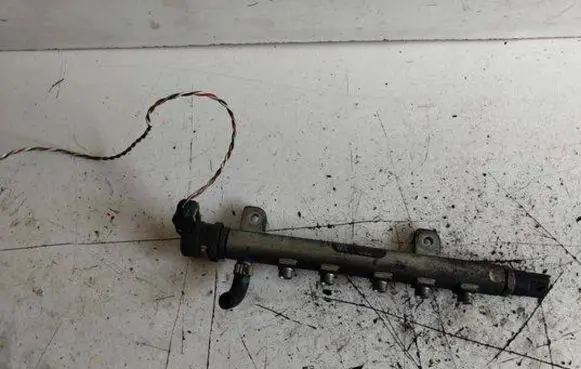 Opel Zafira B Fuel main line pipe 0445214056 55187885 020109L5