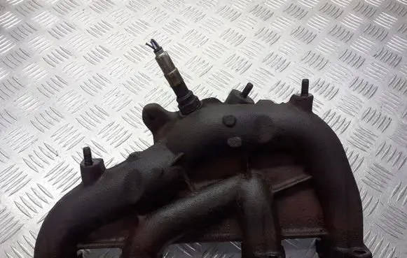 Volkswagen Golf IV Exhaust manifold 06A253033P