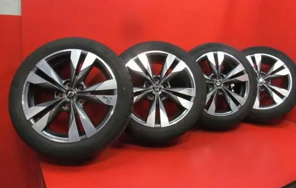 Renault Megane IV R17 alloy rim 403006218R