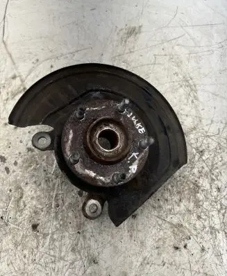 Nissan Juke I F15 Front wheel hub