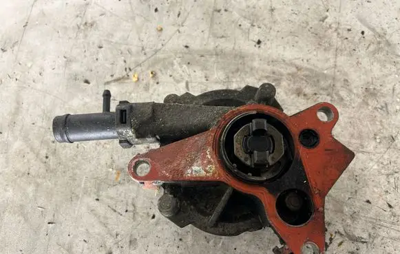Renault Master III Vacuum pump