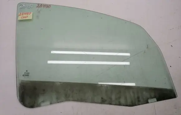 Mitsubishi Colt CZ3 Front door window glass four-door E643R00048