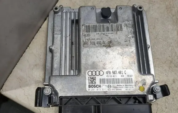 Audi Q7 4L Engine control unit/module 4F0907401C 4F0910402D 0281013611