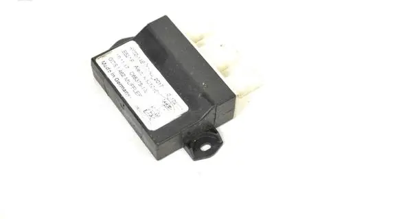 Land Rover Discovery 5 Tailgate/trunk control unit/module HY3214E113AB