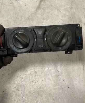 Mercedes-Benz E W210 Climate control unit 2108300185
