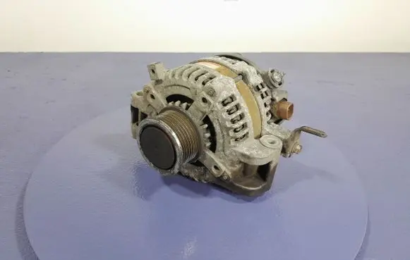 Toyota Avensis Verso Generator/alternator 27060-0G011-84