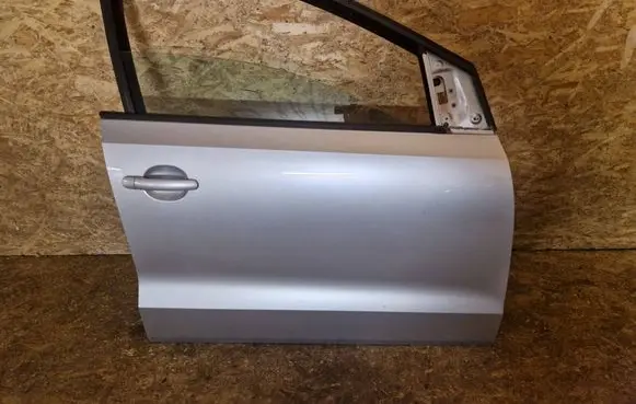 Volkswagen Cross Polo Front door